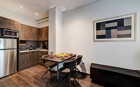 Classy And Stylish Apartment Next To Hilton